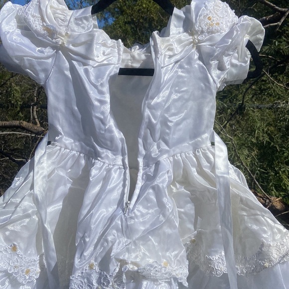 Spring Wedding Vintage White Children’s Flower Girl Dress - Picture 11 of 13